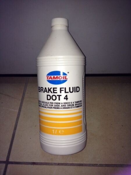TAMOIL Olio Liquido Freni Brake Fluid DOT 4 Da 1 Litro FMVSS 116 DOT 4 & DOT 3