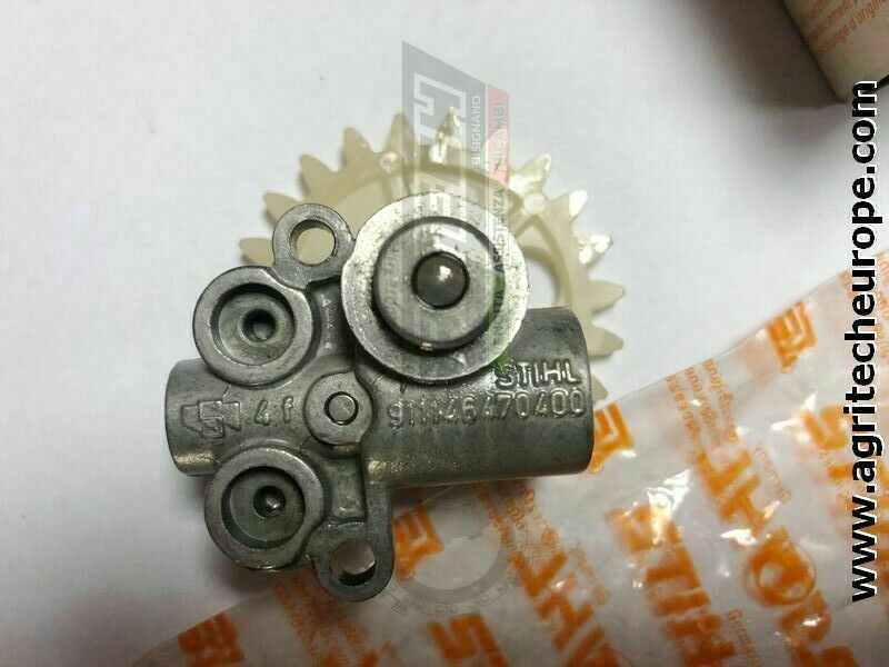 11146403200 POMPA OLIO MOTOSEGA STIHL 020T 1114 vecchio tipo MS 020 MS020