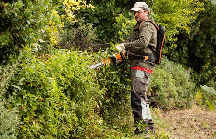 TAGLIASIEPI TOSASIEPI PROFESSIONALE A BATTERIA STIHL HSA 94R (Lunghezza di taglio 75cm)