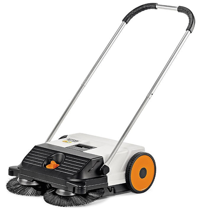SPAZZATRICE COMPATTA PER PULIZIA PIAZZALI STIHL KG550