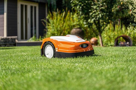 Robot rasaerba Originale STIHL RMI 422 PC completamente automatico e gestibile da cell