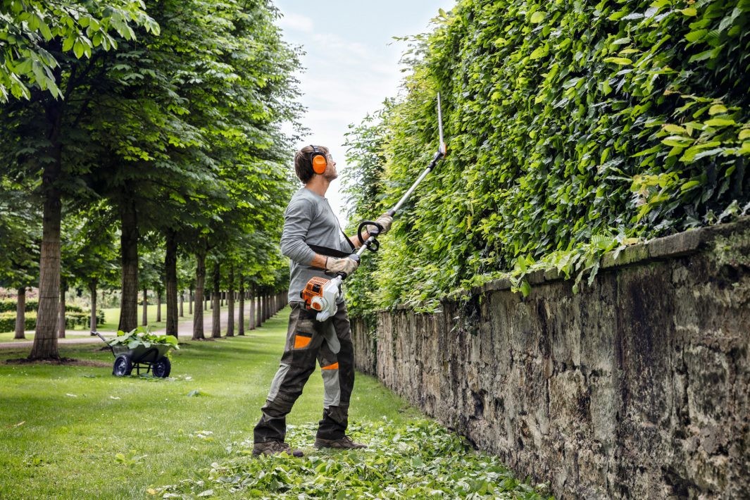 Tagliasiepi allungato professionale Originale Stihl HL 94 C-E