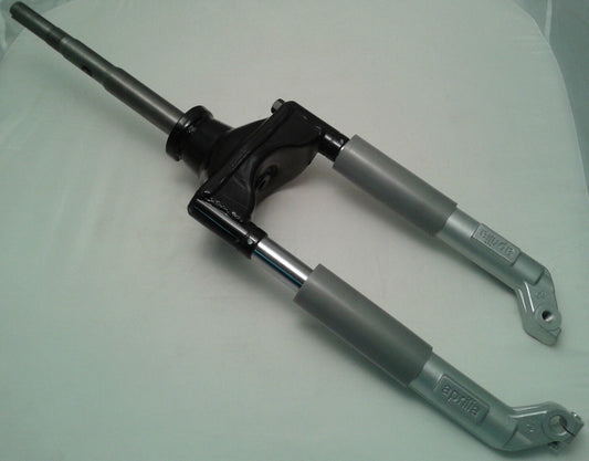 854575 8203705 FORCELLA ORIGINALE PIAGGIO SCARABEO 50 2T DAL '93 AL '09 NUOVA