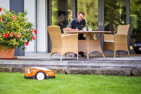 Robot rasaerba Originale STIHL RMI 422 PC completamente automatico e gestibile da cell