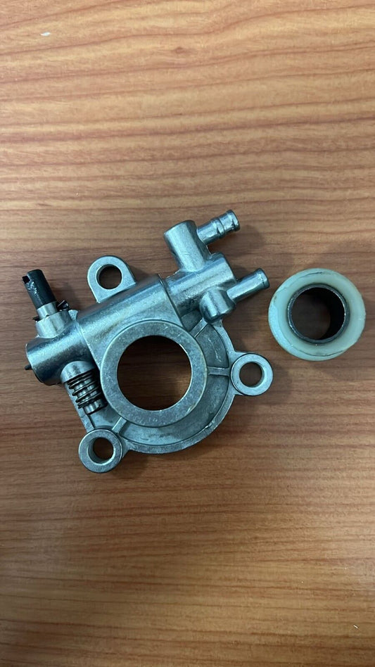 Z848C06703 COPERCHIO POMPA OLIO MOTOSEGA ZENOAH KOMATSU RED MAX G 6200